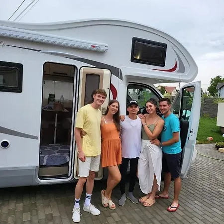 Lakoauto Berles Luxus Negy Kereken Campsite *
