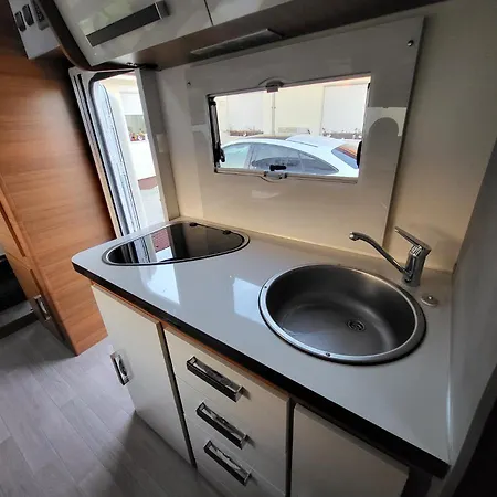 Lakoauto Berles Luxus Negy Kereken Campsite *