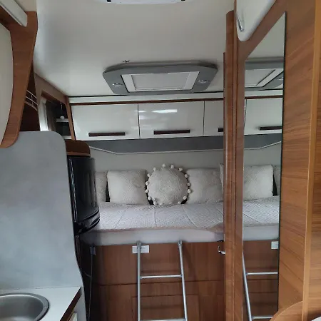 Campsite Lakoauto Berles Luxus Negy Kereken *