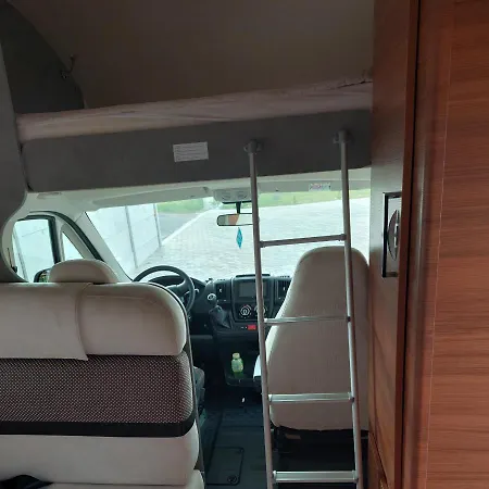 Lakóautó Bérlés Luxus Négy Keréken Kemping *