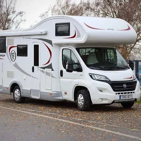 Lakoauto Berles Luxus Negy Kereken Gyorladamer