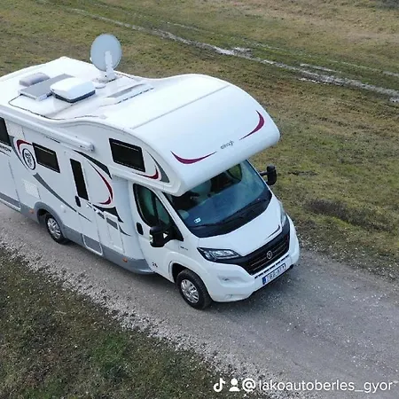 Campsite Lakoauto Berles Luxus Negy Kereken Gyorladamer