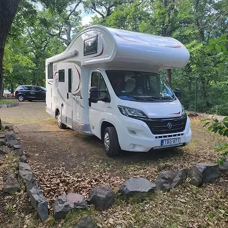 Lakoauto Berles Luxus Negy Kereken Gyorladamer